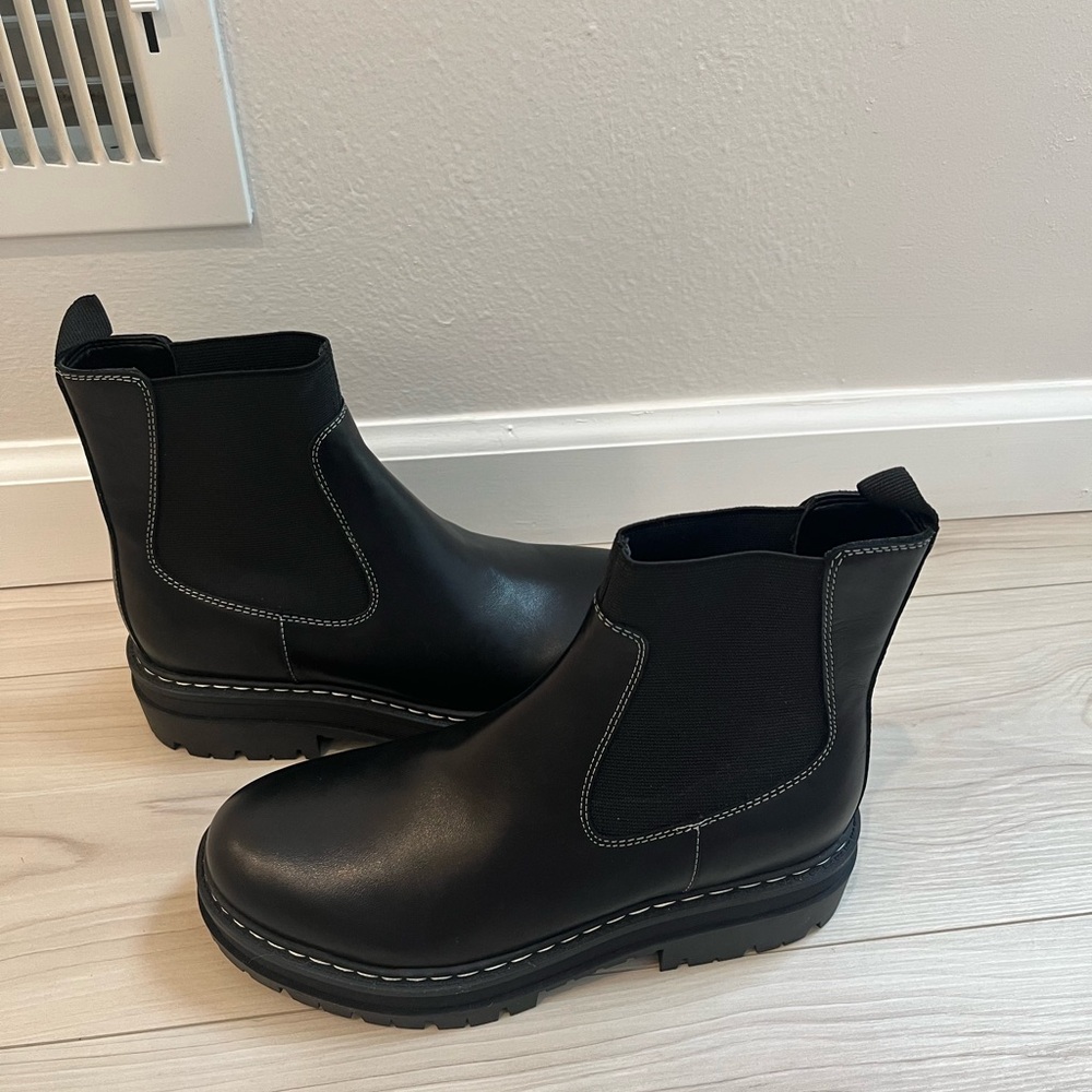 Marc Fisher brand new black leather boots size 6.5